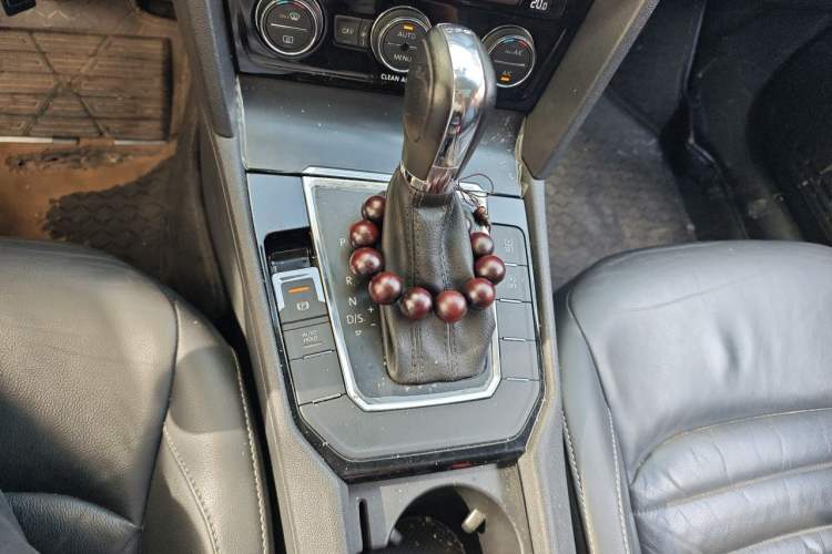 Used Volkswagen Lamando 2018 280TSI DSG Comfort Edition Gear Lever