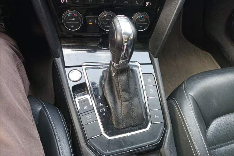 Used Volkswagen Lamando 2018 280TSI DSG Luxury Edition Gear Lever
