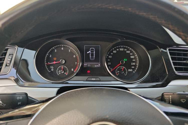 Used Volkswagen Lamando 2018 280TSI DSG Comfort Edition Instrument Cluster