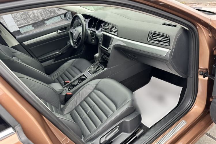 Used Volkswagen Lamando 2018 280TSI DSG Comfort Edition Interior 11