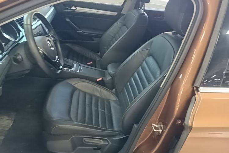 Used Volkswagen Lamando 2018 280TSI DSG Comfort Edition Left Front Seat