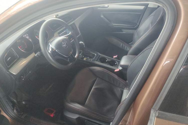 Used Volkswagen Lamando 2018 230TSI DSG Fashion Edition Left Front Seat