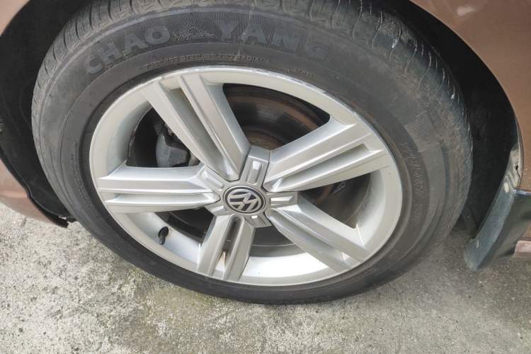 Used Volkswagen Lamando 2018 280TSI DSG Comfort Edition Left Front Wheel Hub