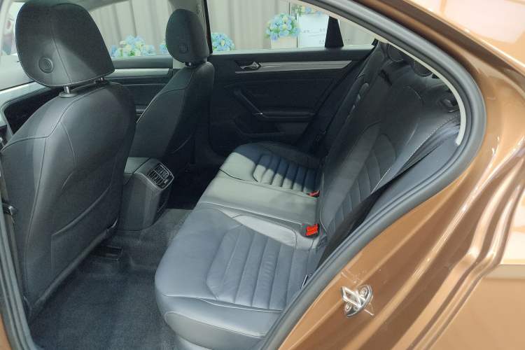 Used Volkswagen Lamando 2018 280TSI DSG Comfort Edition Left Rear Seat
