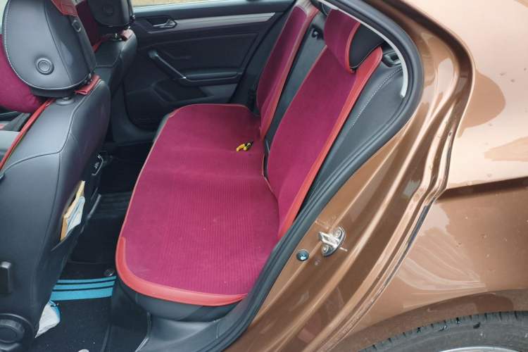 Used Volkswagen Lamando 2018 280TSI DSG Comfort Edition Left Rear Seat