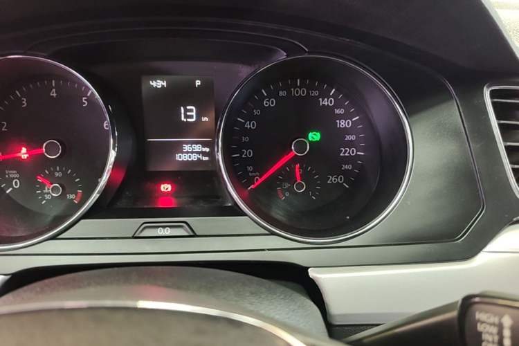 Used Volkswagen Lamando 2018 230TSI DSG Fashion Edition Odometer Close Up