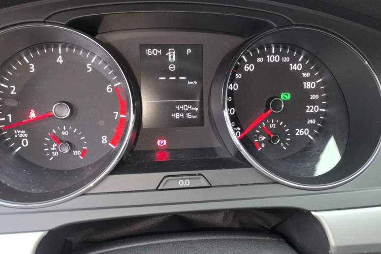 Used Volkswagen Lamando 2018 230TSI DSG Fashion Edition Odometer Close Up