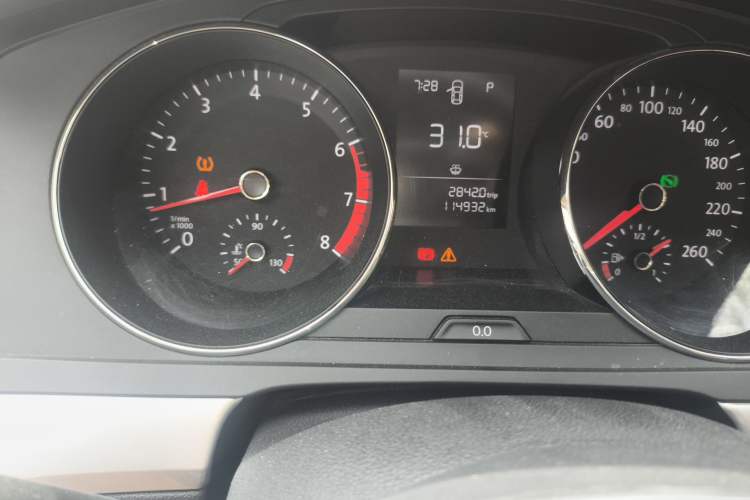 Used Volkswagen Lamando 2018 230TSI DSG Fashion Edition Odometer Close Up