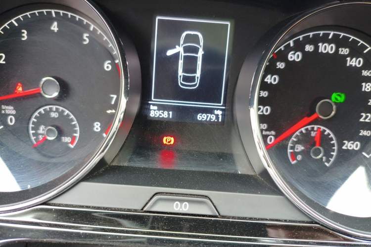Used Volkswagen Lamando 2018 280TSI DSG Comfort Edition Odometer Close Up