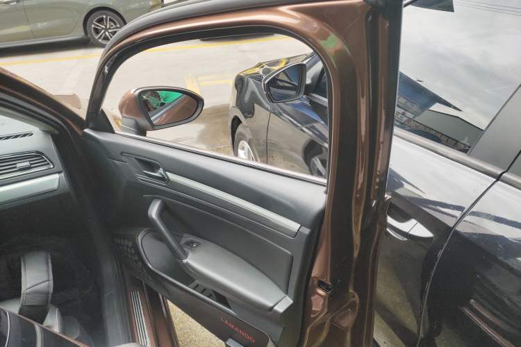 Used Volkswagen Lamando 2018 280TSI DSG Comfort Edition Right Front Door Interior
