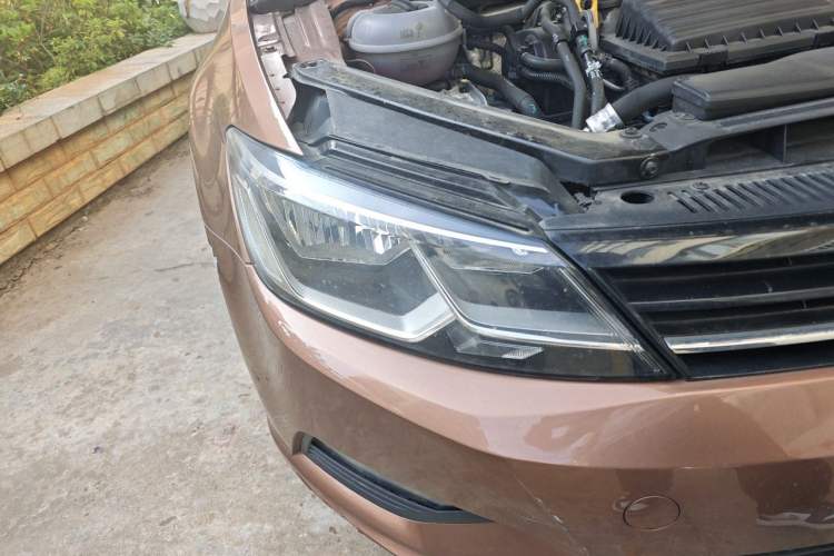 Used Volkswagen Lamando 2018 280TSI DSG Comfort Edition Right Front Headlight