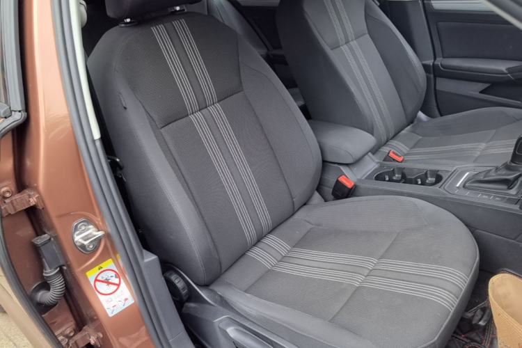 Used Volkswagen Lamando 2018 230TSI DSG Fashion Edition Right Front Seat