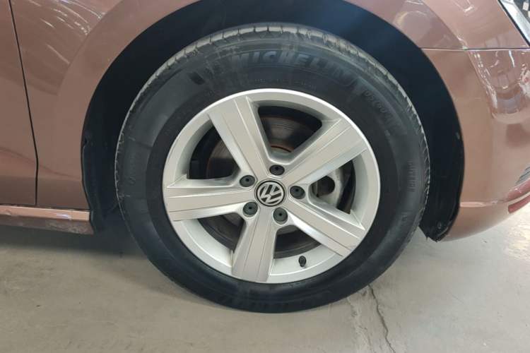 Used Volkswagen Lamando 2018 230TSI DSG Fashion Edition Right Front Wheel Hub