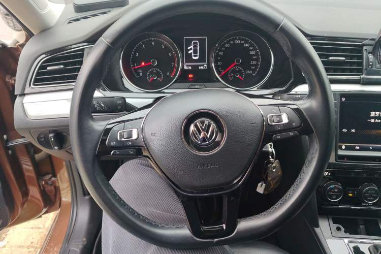 Used Volkswagen Lamando 2018 280TSI DSG Comfort Edition Steering Wheel