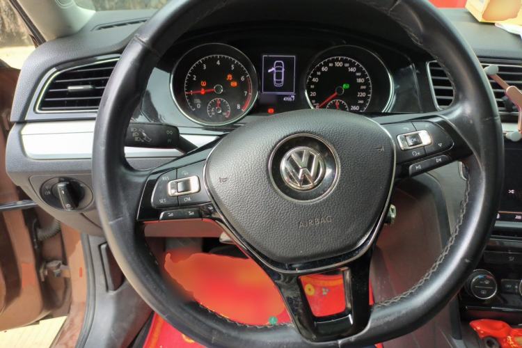 Used Volkswagen Lamando 2018 280TSI DSG Comfort Edition Steering Wheel