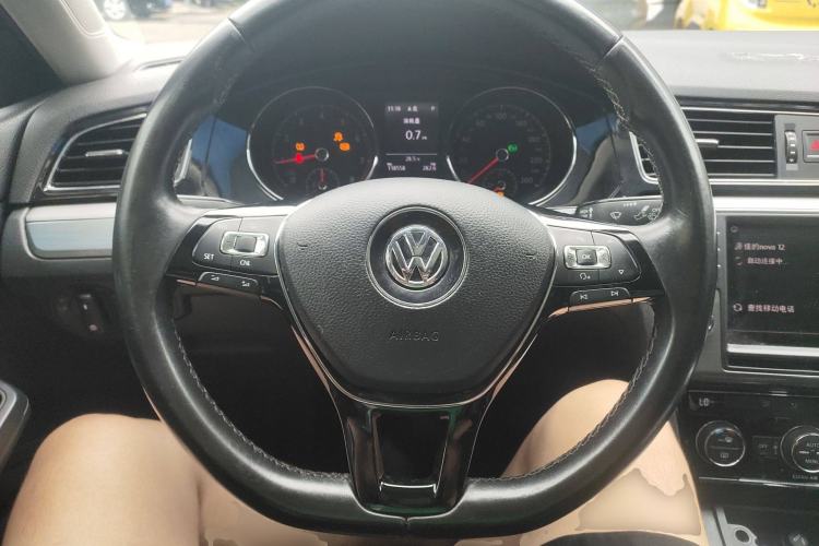 Used Volkswagen Lamando 2018 280TSI DSG Comfort Edition Steering Wheel