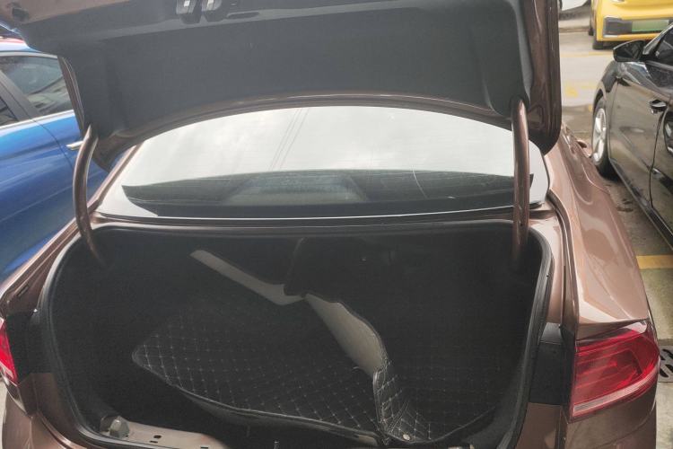Used Volkswagen Lamando 2018 280TSI DSG Comfort Edition Trunk