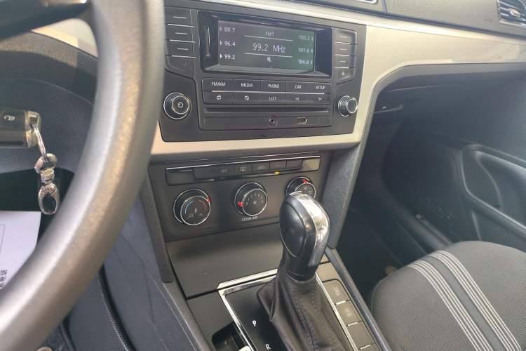 Used Volkswagen Lamando 2018 230TSI DSG Fashion Edition Audio And AC Panel