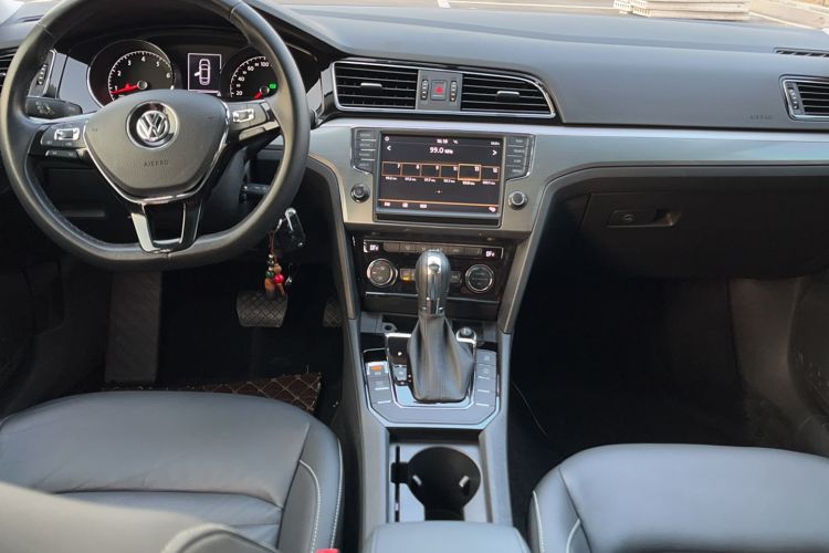 Used Volkswagen Lamando 2018 280TSI DSG Comfort Edition Audio And AC Panel