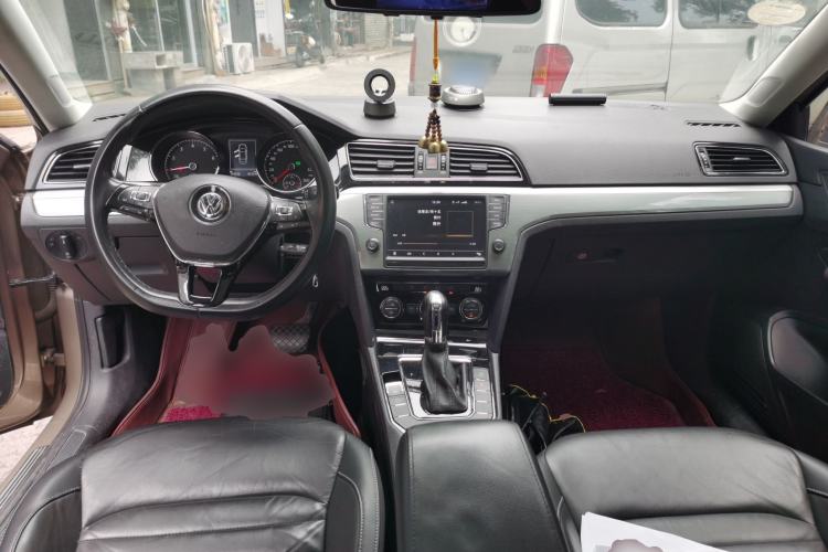 Used Volkswagen Lamando 2018 280TSI DSG Comfort Edition Center Console