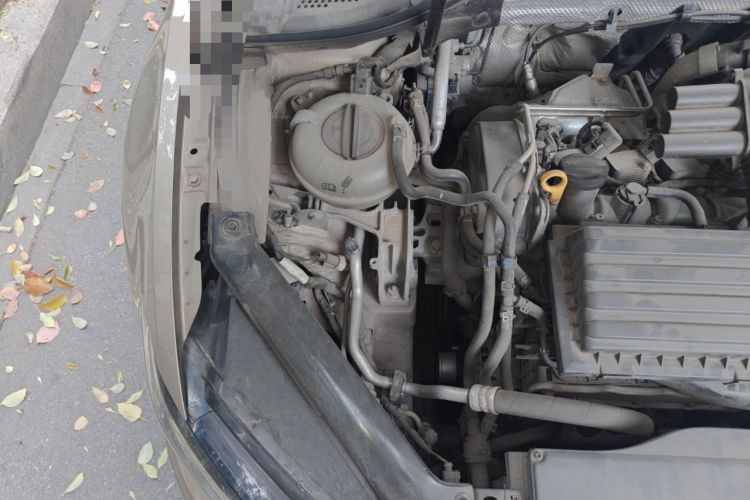 Used Volkswagen Lamando 2018 280TSI DSG Comfort Edition Engine Bay Right