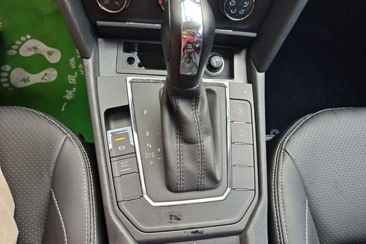 Used Volkswagen Lamando 2018 230TSI DSG Fashion Edition Gear Lever