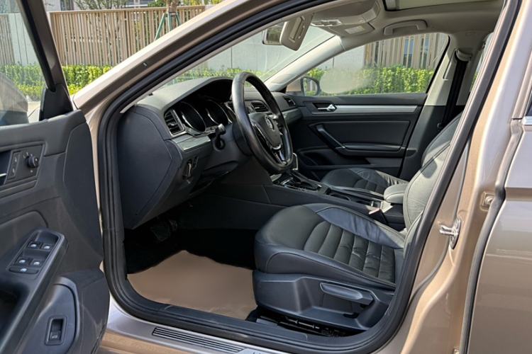 Used Volkswagen Lamando 2018 280TSI DSG Comfort Edition Interior 1