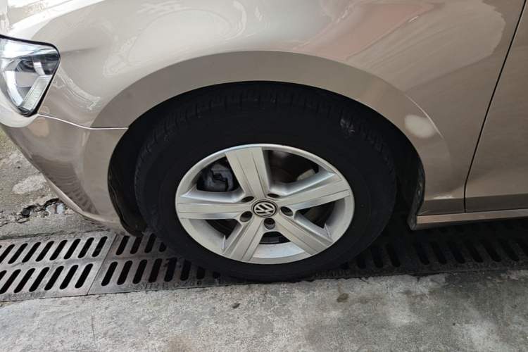 Used Volkswagen Lamando 2018 230TSI DSG Fashion Edition Left Front Wheel Hub