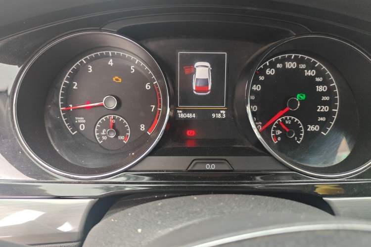 Used Volkswagen Lamando 2018 280TSI DSG Luxury Edition Odometer Close Up