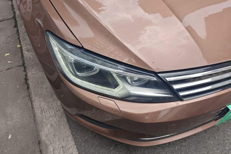 Used Volkswagen Lamando 2018 280TSI DSG Luxury Edition Right Front Headlight