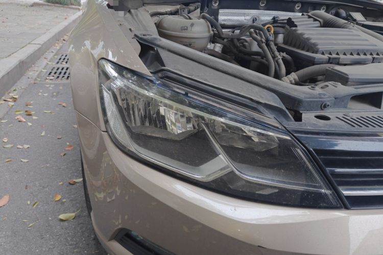 Used Volkswagen Lamando 2018 280TSI DSG Comfort Edition Right Front Headlight