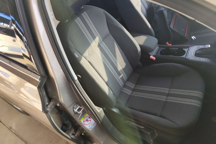 Used Volkswagen Lamando 2018 230TSI DSG Fashion Edition Right Front Seat