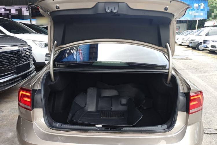 Used Volkswagen Lamando 2018 230TSI DSG Fashion Edition Trunk