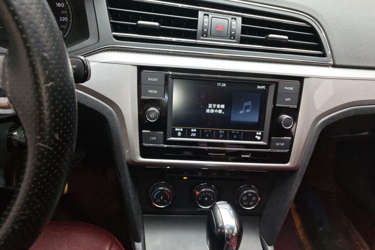 Used Volkswagen Lamando 2018 230TSI DSG Fashion Edition Audio And AC Panel