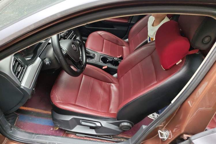 Used Volkswagen Lamando 2018 230TSI DSG Fashion Edition Left Front Seat