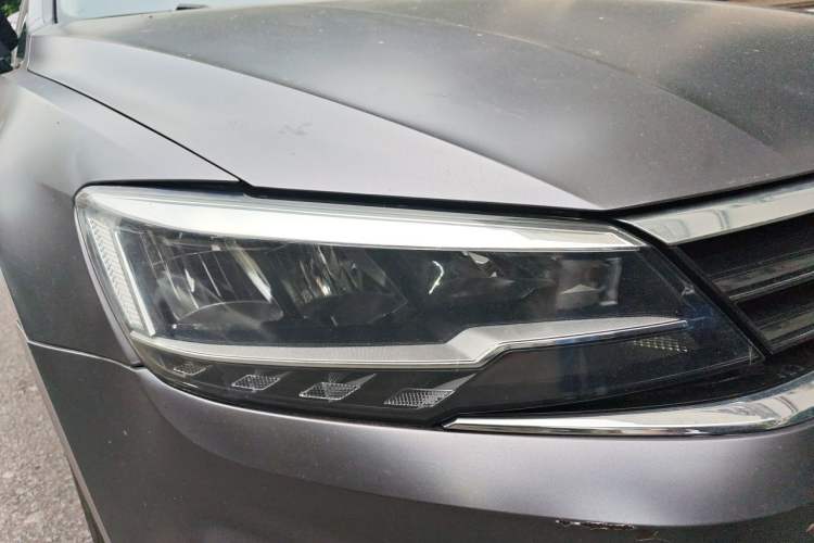 Used Volkswagen Lamando 2018 230TSI DSG Fashion Edition Right Front Headlight
