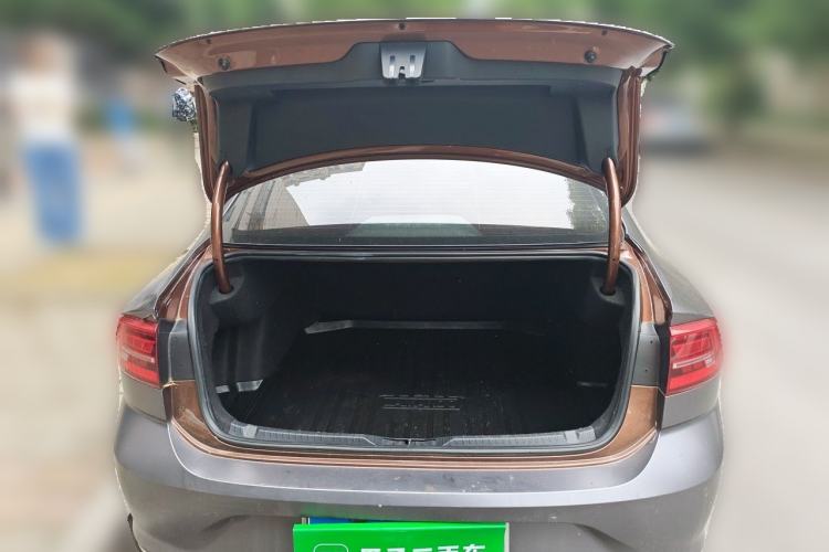 Used Volkswagen Lamando 2018 230TSI DSG Fashion Edition Trunk