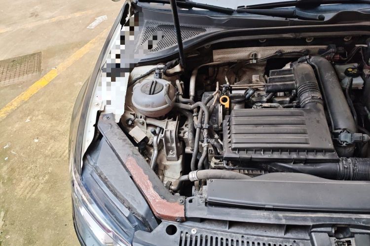 Used Volkswagen Lamando 2018 280TSI DSG Comfort Edition Engine Bay Right