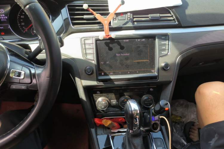 Used Volkswagen Lamando 2018 280TSI DSG Comfort Edition Audio And AC Panel