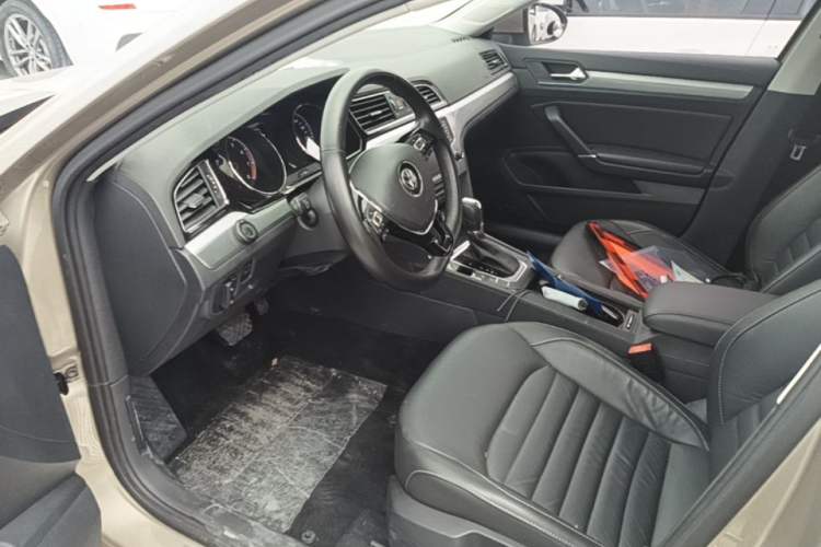 Used Volkswagen Lamando 2018 280TSI DSG Comfort Edition Driver Seat