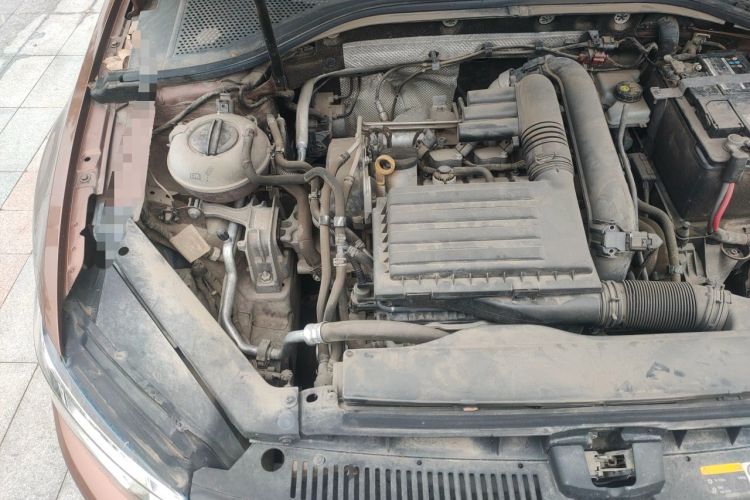 Used Volkswagen Lamando 2018 230TSI DSG Fashion Edition Engine Bay Right