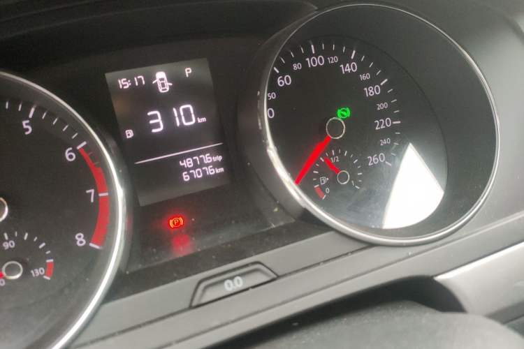 Used Volkswagen Lamando 2018 230TSI DSG Fashion Edition Odometer Close Up