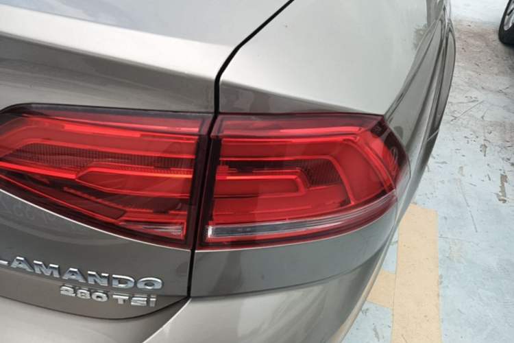 Used Volkswagen Lamando 2018 280TSI DSG Comfort Edition Right Rear Taillight