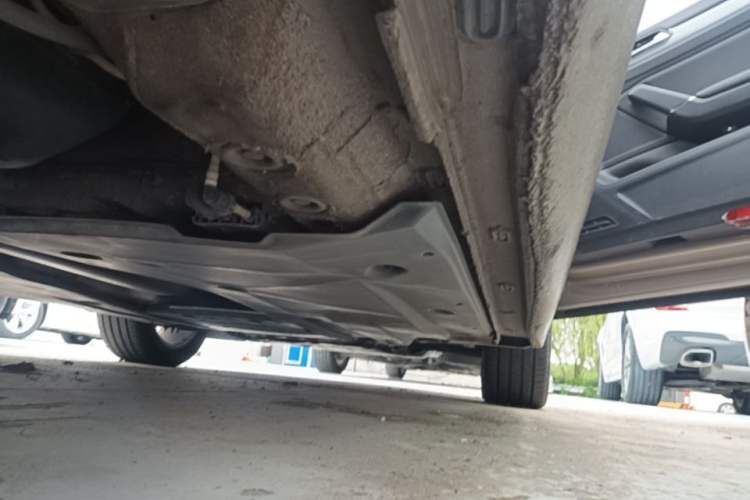 Used Volkswagen Lamando 2018 280TSI DSG Comfort Edition Right Side Sill