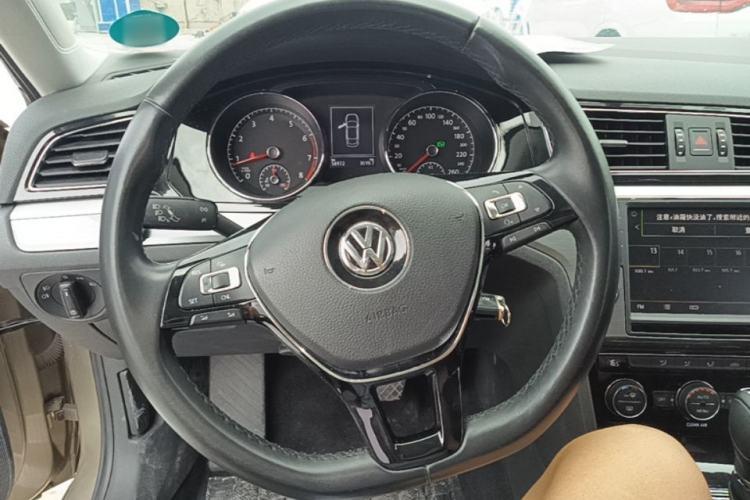 Used Volkswagen Lamando 2018 280TSI DSG Comfort Edition Steering Wheel