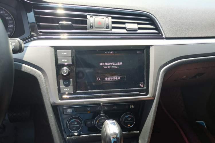 Used Volkswagen Lamando 2018 280TSI DSG Comfort Edition Audio And AC Panel