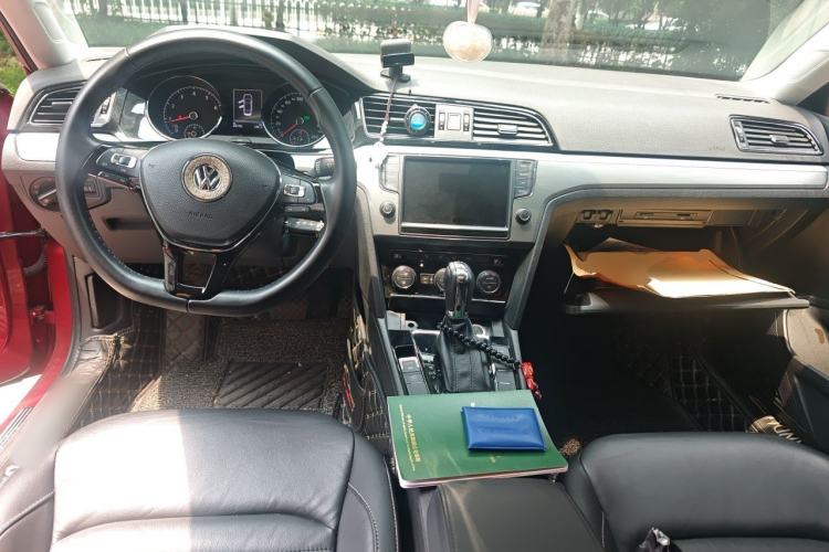 Used Volkswagen Lamando 2018 280TSI DSG Comfort Edition Center Console