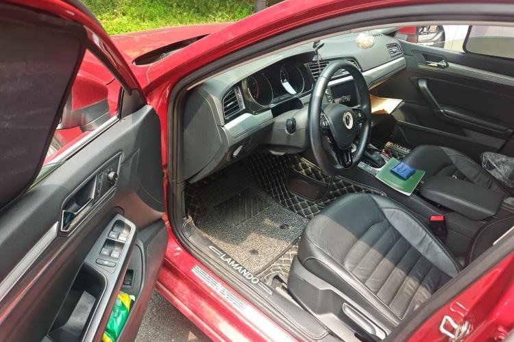 Used Volkswagen Lamando 2018 280TSI DSG Comfort Edition Driver Seat