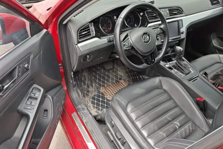 Used Volkswagen Lamando 2018 280TSI DSG Luxury Edition Driver Seat
