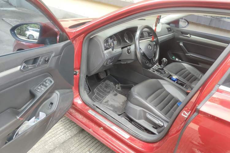 Used Volkswagen Lamando 2018 280TSI DSG Comfort Edition Driver Seat